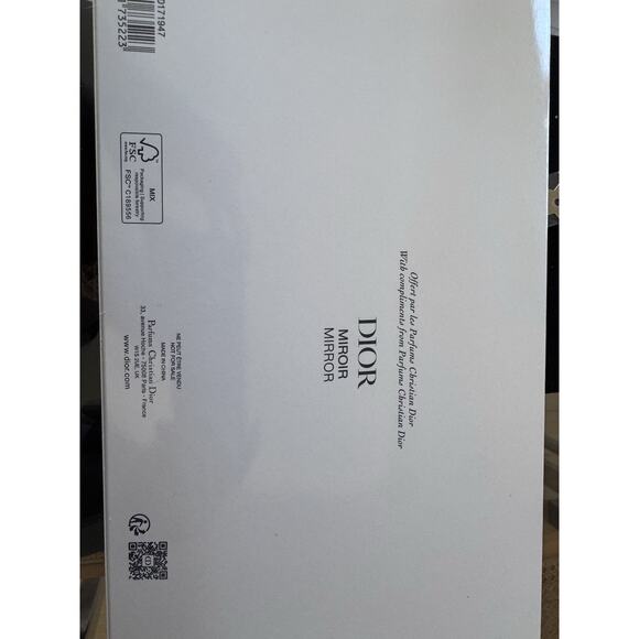 Brand New Gift-of-Purchase Dior Beauty Quilted Hand Mirror with Protective Case - Picture 3 of 3